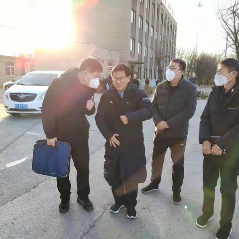 市交委领导吴世江副主任及市治超办领导到应寺检查站督导检查