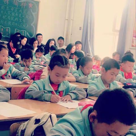 学习的道路上感谢默默付出的老师们！孩子们会以优秀的成绩来报答你们…