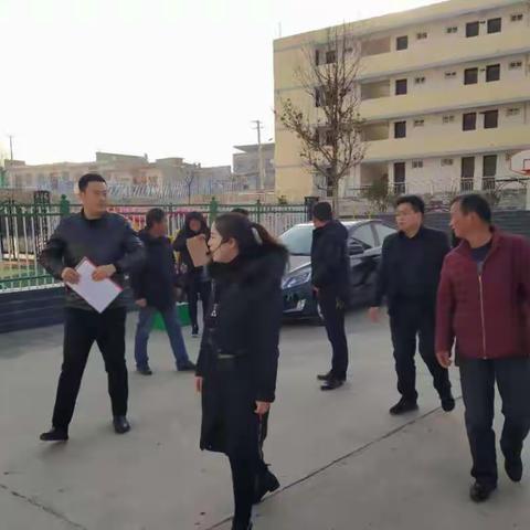 “爱，从食品安全起步”——渭南市标准化食堂验收专家组莅临白庙学校指导工作