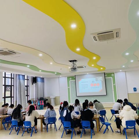 晟禾立至幼儿园教师培训讲座