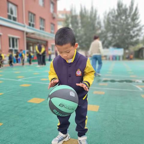 【绅士小男孩】～紫丹幼儿园芽芽三班个人美篇