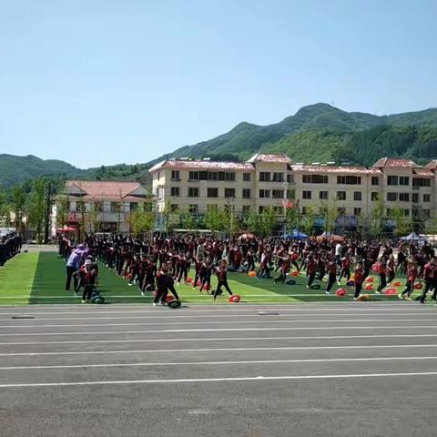 展现先进力量 彰显校园风采