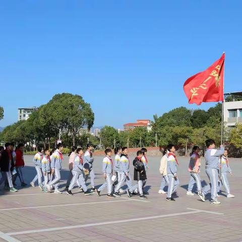 弘扬宪法精神 争当守法少年