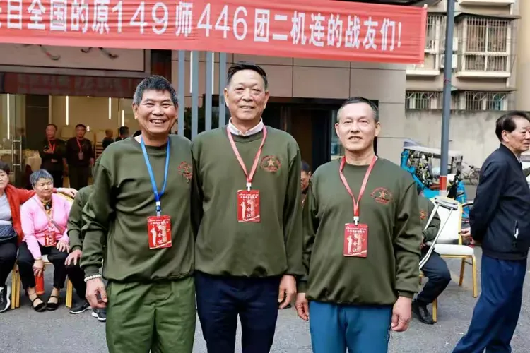 继2o17年10月28日贵州清镇红枫湖战友聚会后，时隔五年，二机连战友聚会在老连长罗德林倡议下并委托