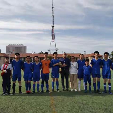 2019年5月20日下午，许昌市第一中学教育集团“2019校长杯”足球比赛落下帷幕