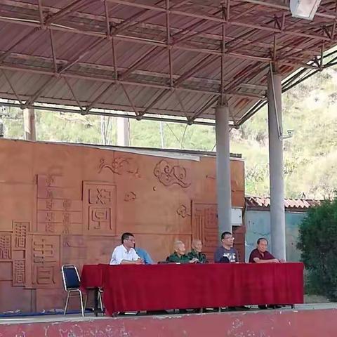 军训西中来汇报 释放青春新风采
