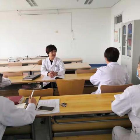 蒙中医院医疗二支部召开党员大会进行集中培训学习