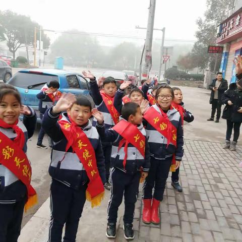 邵小301班寻找红色丰碑，缅怀革命先烈。-------邵宅小学301班焦裕禄中队