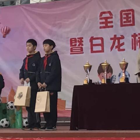 冬日暖阳，我们班的白小好少年