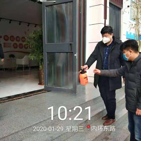 环卫人临危逆行，爱心守护全力防控