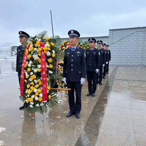 缅怀先烈颂党恩  铭记传统向未来