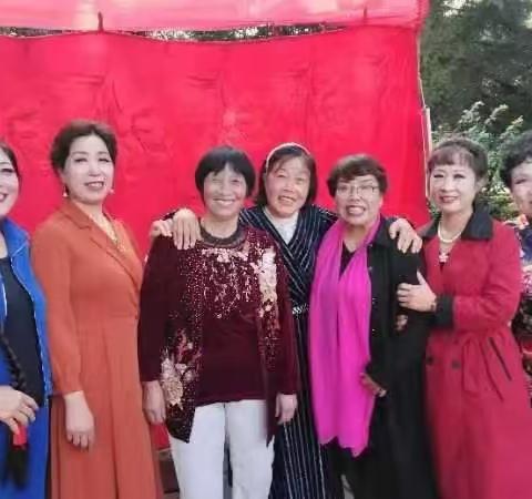 陕州区东方老年艺术团“迎中秋庆国庆”戏迷联欢汇演掠影--团长赵平海老师