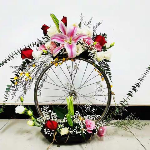 金昌市理工中等专业学校“德润金昌、美育校园”主题教育系列活动之插花兴趣小组活动