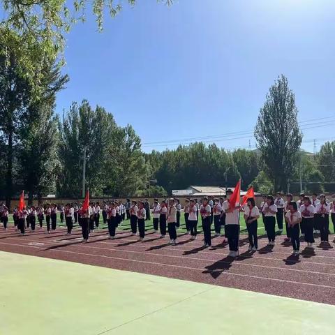 我与祖国共成长，争做时代好队员        -----三甲村中心小学新队员入队仪式暨庆六一文艺汇演