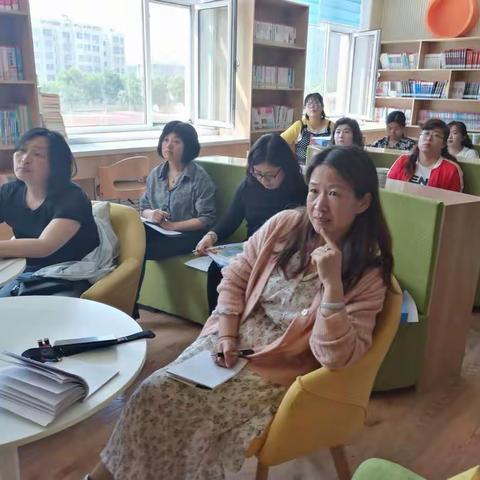渝东街小学迎“区课题研究实践活动检查指导”