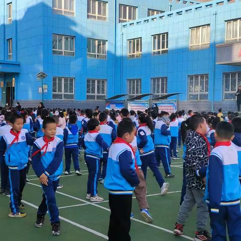 阳光与体育相伴，—— 健康与快乐同行