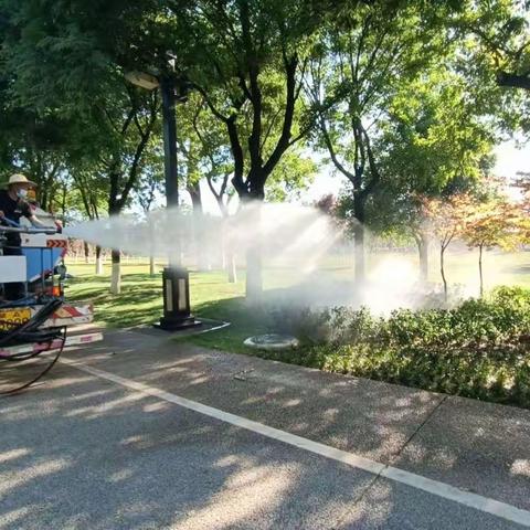 【曲江大明宫遗址】养护工作｜ 浇水抗旱 全力呵护城市绿肺