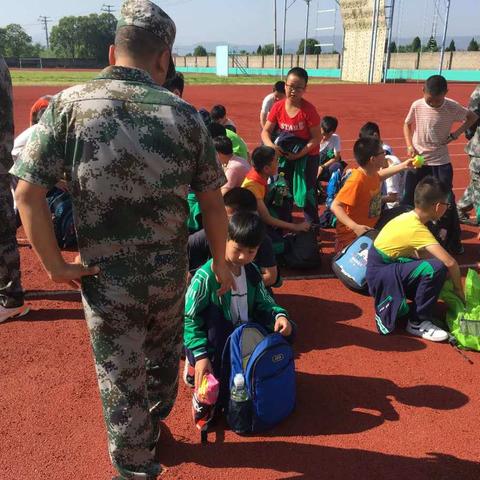 携手并肩  勇往直前——记平桥镇东林小学素质教育培训活动