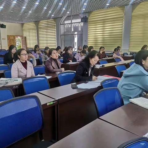 鱼峰山小学：党旗领航•以研促教 “语”你同行