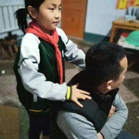 感于心，践于行——武台镇水沟完小感恩节活动