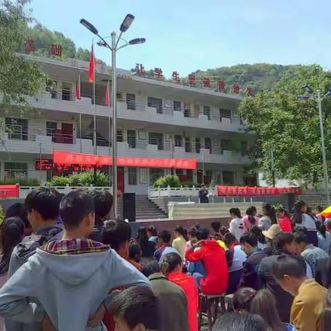【月日九年制学校】教育精准扶贫---我们在路上