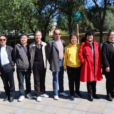 2022年9月23班同学喜相逢，举杯共饮话友情