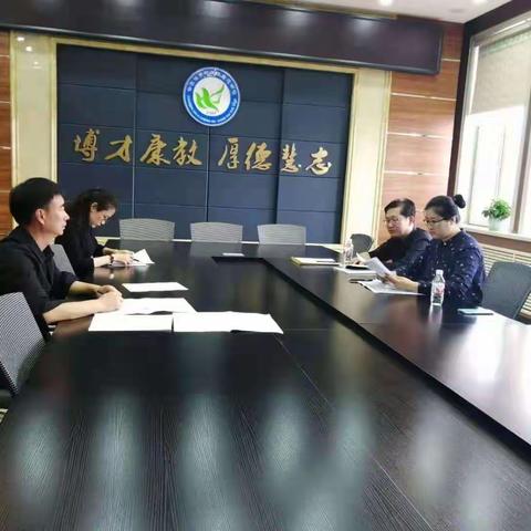 区教育督导室主任来康慧学校进行督导检查