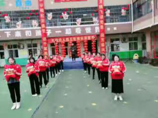 天赐幼儿园全体教师祝大家     新年快乐