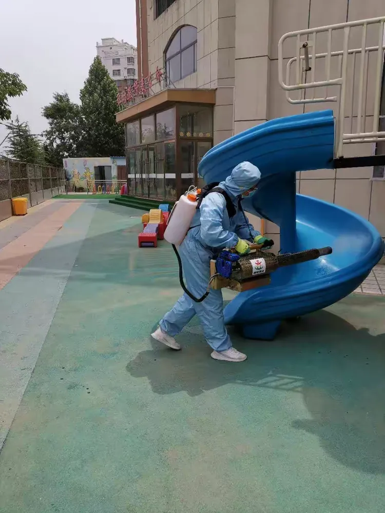 "防控疫情,携手共度" 郓城剑桥幼儿园再次全方位无死角消毒