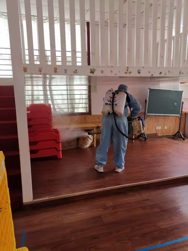 "防控疫情,携手共度" 郓城剑桥幼儿园再次全方位无死角消毒