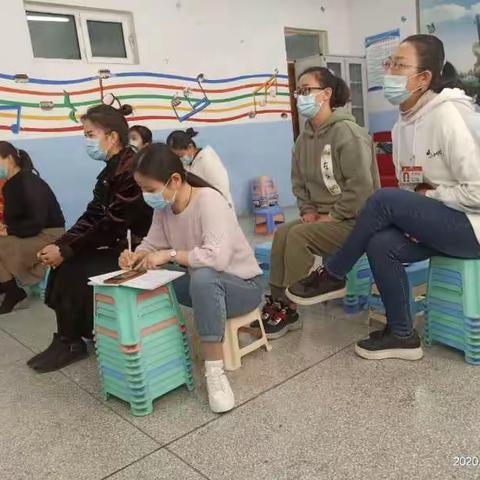 一路书香，一生阳光！              音乐组教师读书交流活动展示