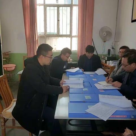 德育为先，法治并行－－县局领导对牛庄小学法治、德育工作督查简报