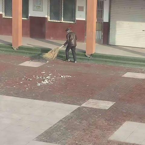 赵辛庄小学开展“小手拉大手，清洁家园”活动