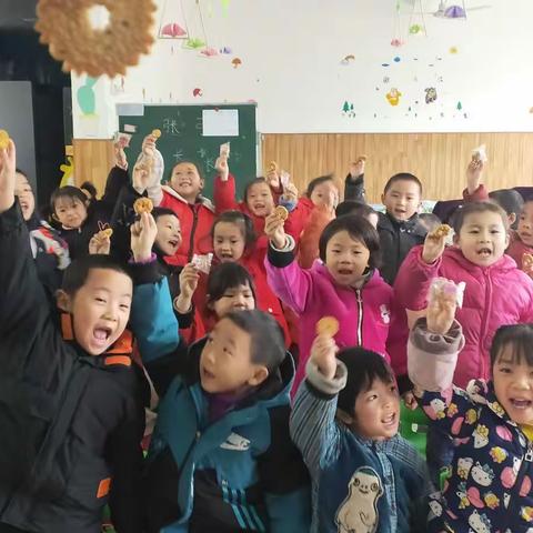 大二班区域主题活动《身边的动植物》