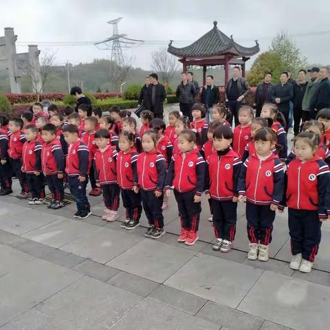 张店镇小天使幼儿园清明祭扫活动