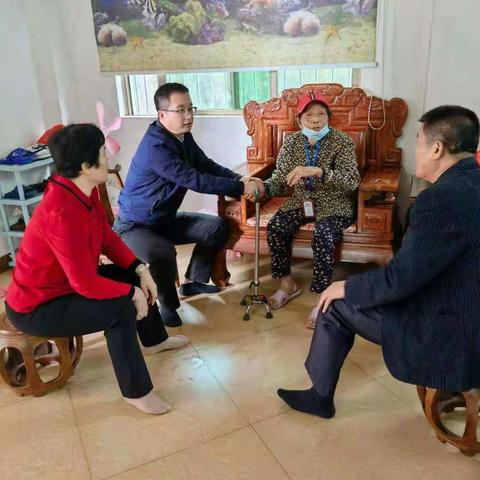 文昌市开展新春走访慰问建国前老工人暨人社系统退休老党员活动