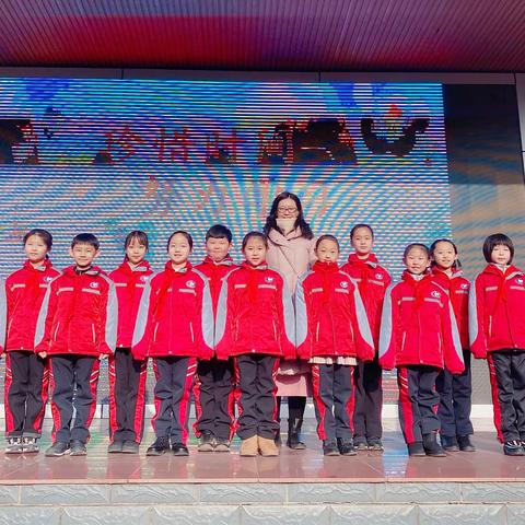 青云里小学三年级九班《珍惜时间，努力学习》主题升旗仪式