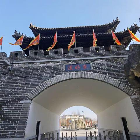 位于鲁西北德州平原，德百集团投巨资创建了德百奇石园！豪气壮观！疑似出境的视觉！