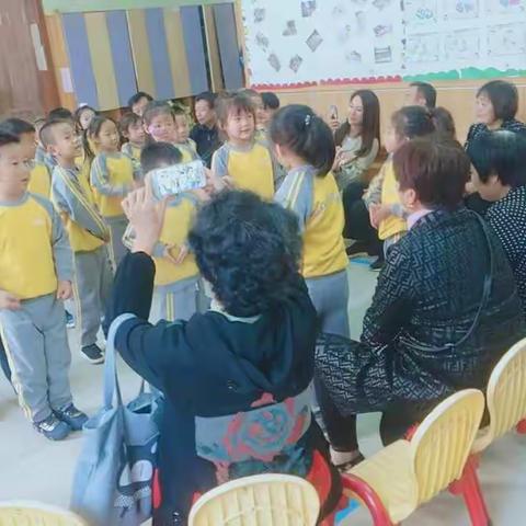 华星三幼学前三班重阳节主题活动