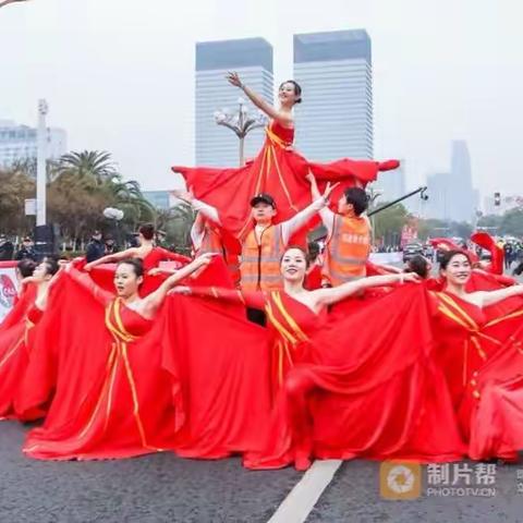 英雄盛会 点燃激情--市政公用集团舞蹈队为赣马助力