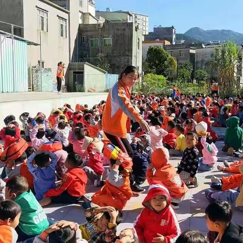马贵阳光幼儿园2019年秋季《防震应急 疏散演练》活动