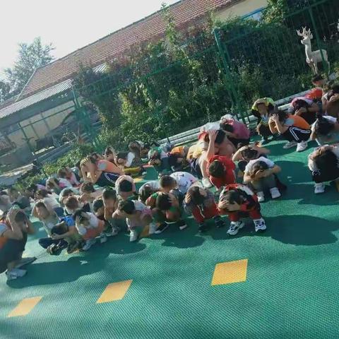 童心幼儿园之地震演习