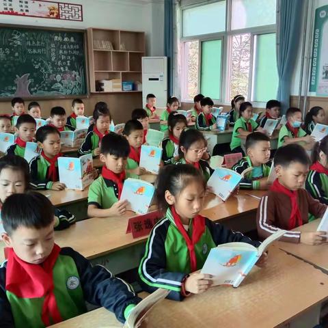 传承国学文化 浸润书籍芬芳 ——三门峡市第四小学举行“纪念孔子诞辰日暨读书节”活动