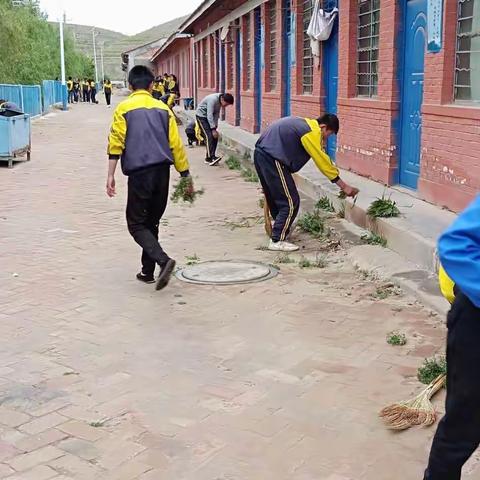 关庄学区开展校园安全隐患排查行动