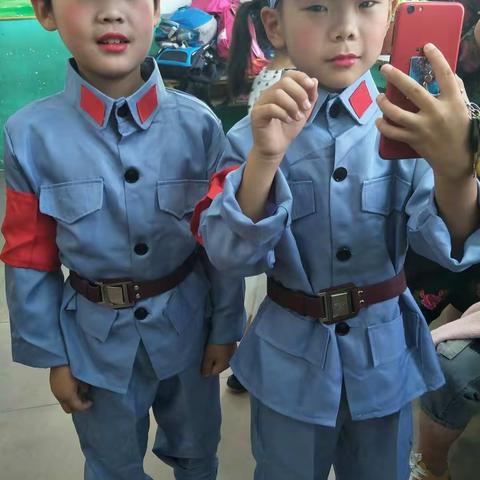 城内明德小学三年级二班《欢乐六一  快乐三二》