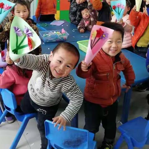 辛寨幼儿园“三八”妇女节献礼活动