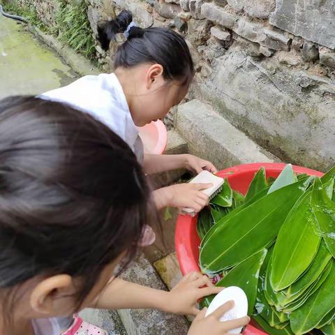 我是1（2）班的李钰瑾