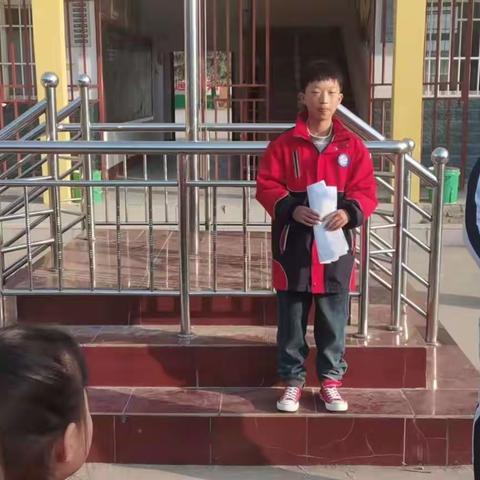 【两看两讲两比】双树王小学第五周升旗