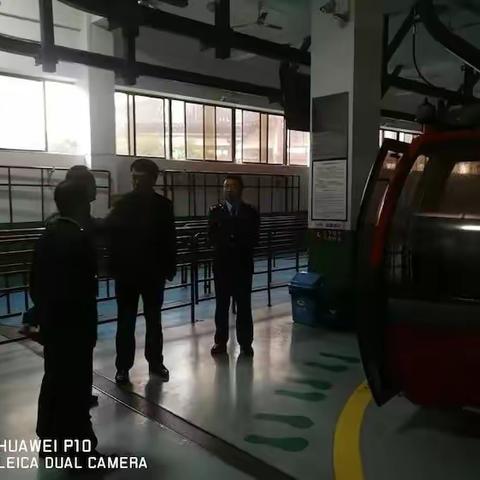 临潼区市场监管局党委书记、局长雷琦检查国庆节日期间市场监管情况
