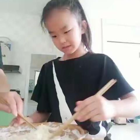 热爱劳动，快乐成长。